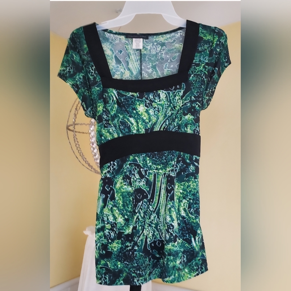 Woman's green top With Tie In Back
